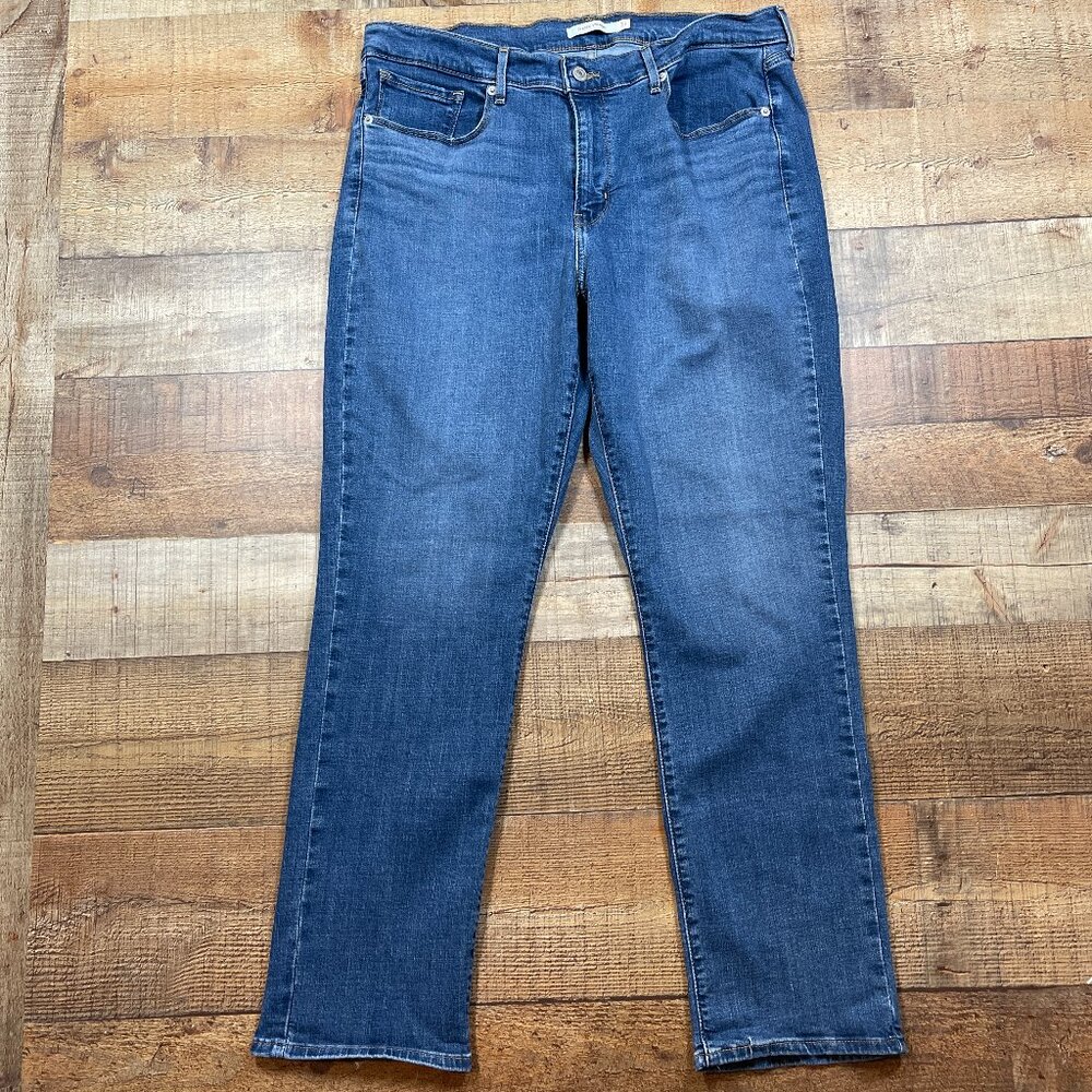 Women's Levi's Classic Fit Straight Leg Pants size 16M